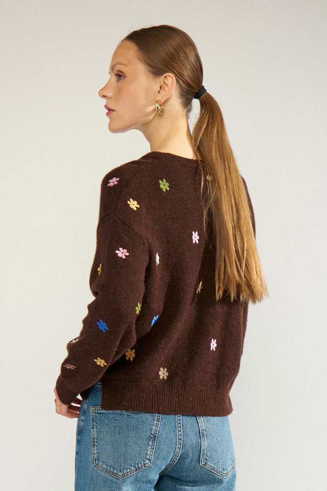 NUFLORIE - Langærmet strik i uldkvalitet med broderede blomster