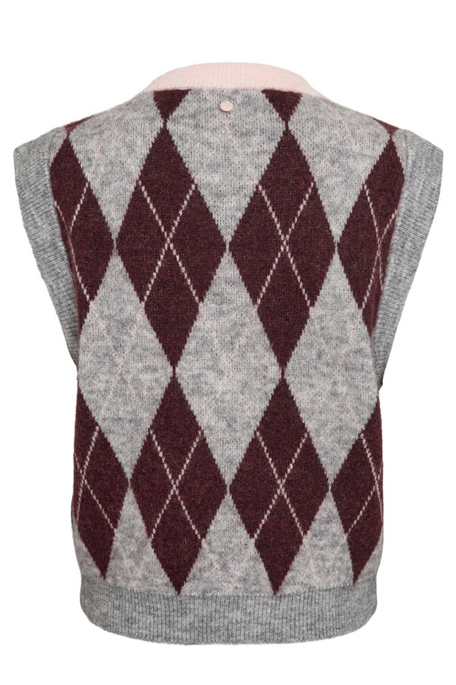 Grå uldvest med bordeaux argyle-mønster og rund hals.
