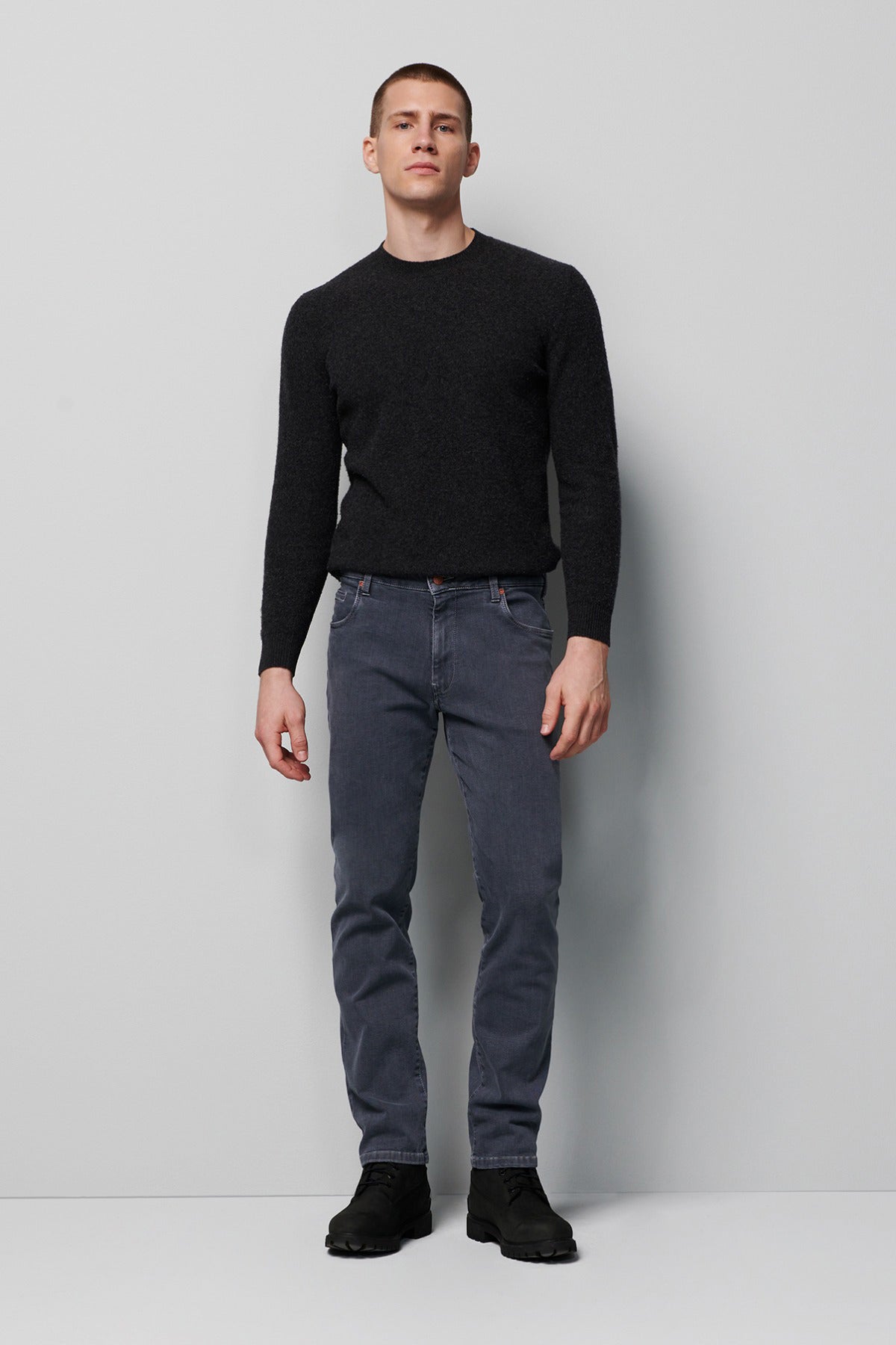 M5 JEANS