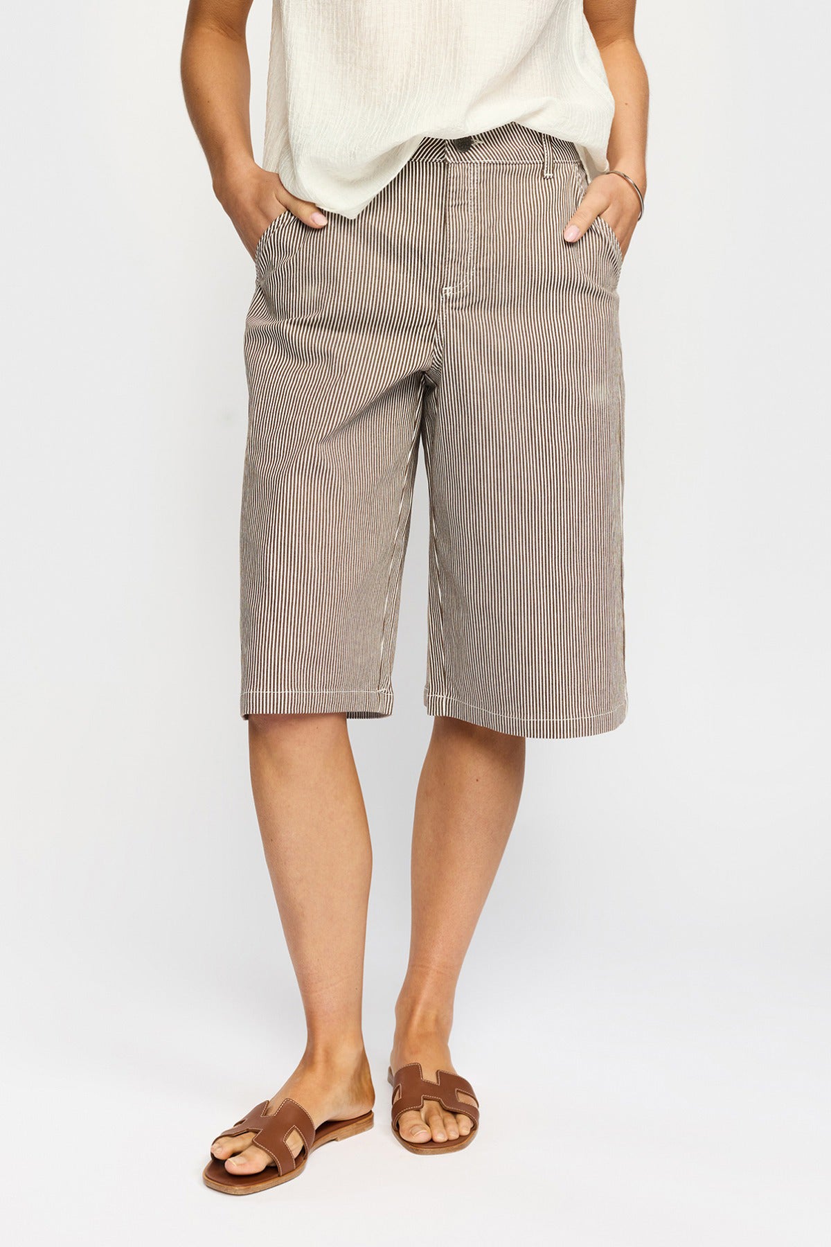 FIONA - Løse bermudashorts med stribet mønster