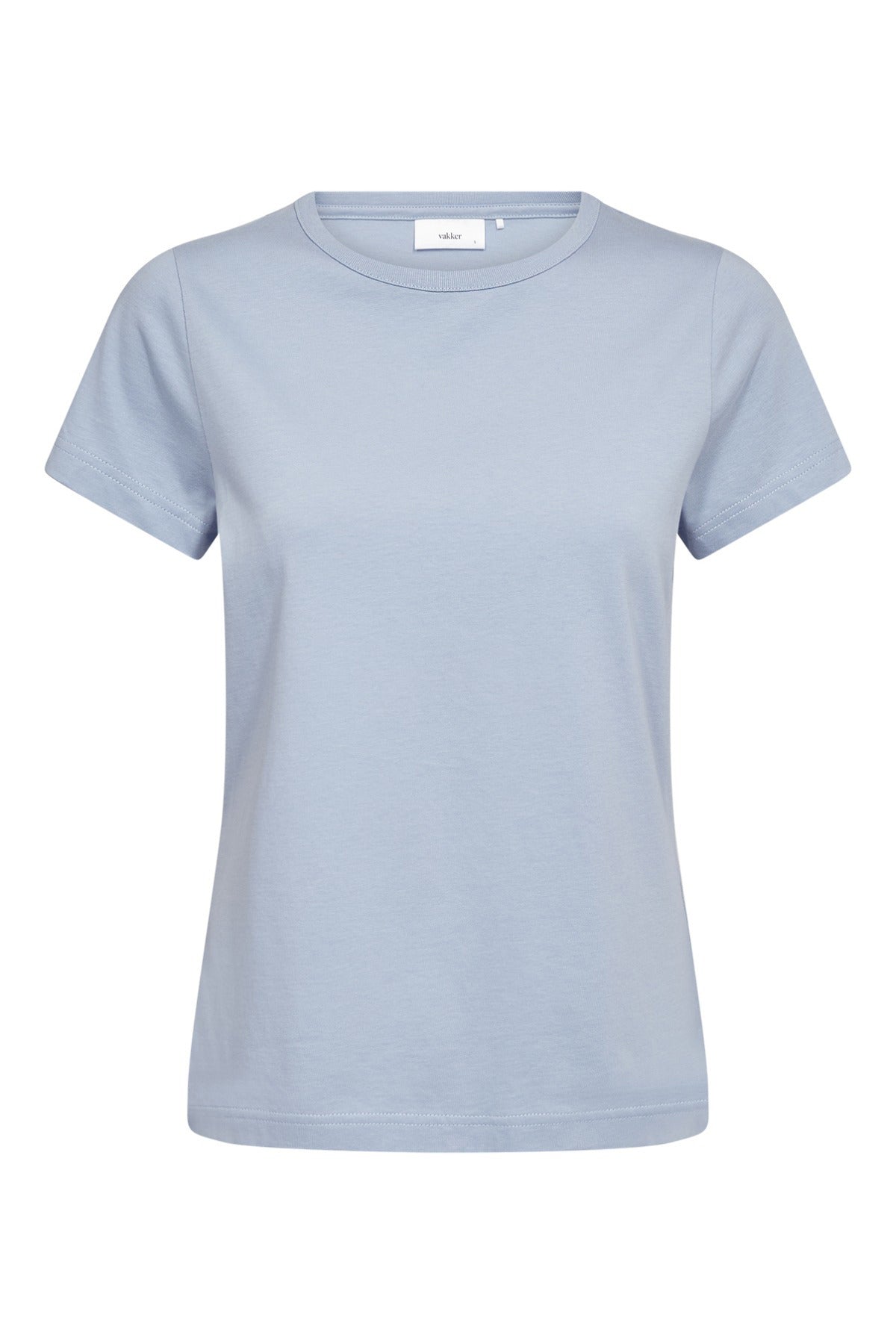 Lyseblå kortærmet t-shirt i økologisk bomuld med rund hals og enkel pasform.