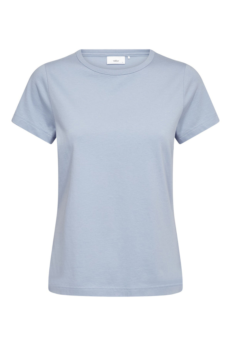 Lyseblå kortærmet t-shirt i økologisk bomuld med rund hals og enkel pasform.