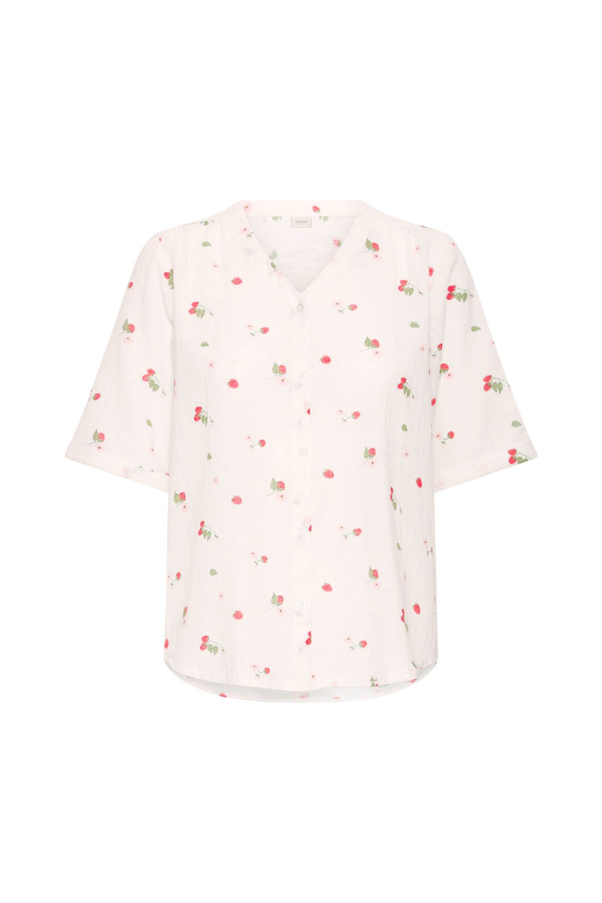 Kortærmet bluse i cremet hvid med små røde og grønne blomsterprint, rund hals og løs pasform.