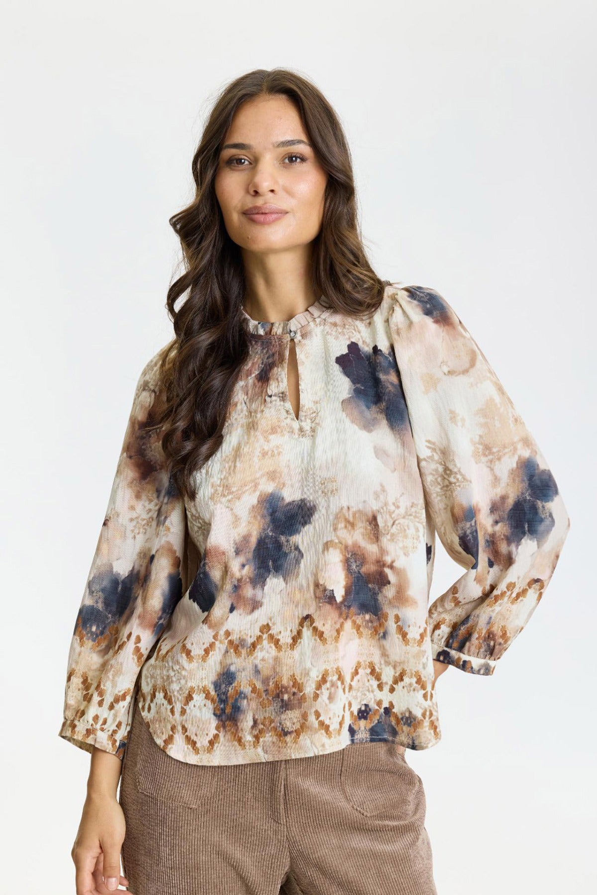 Cordelia - Bluse med blomsterprint og trekvartærmer