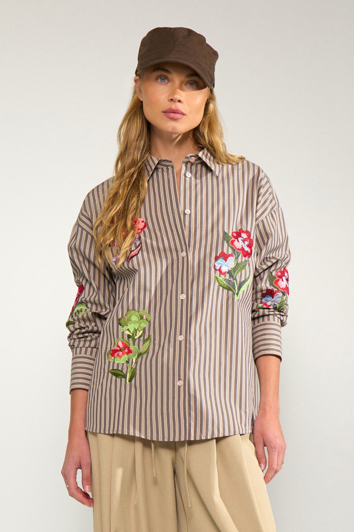 NUKACEY - Langærmet skjorte med broderede blomster