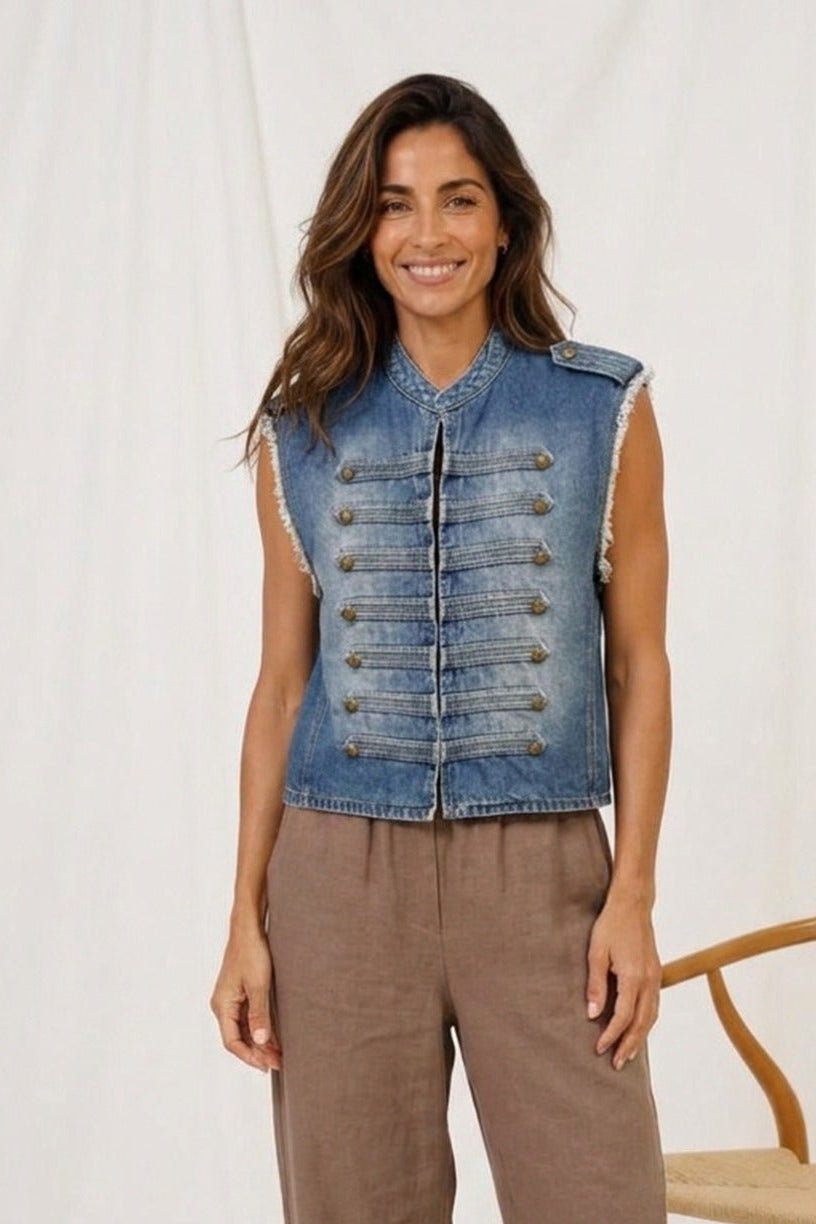 MdcHoliday - Denimvest med dekorative knapper