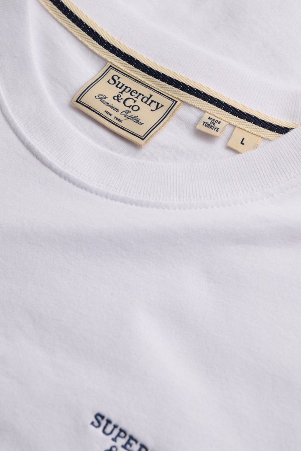 ESSENTIAL STACKED LOGO - Kortærmet basis t-shirt med broderet logo
