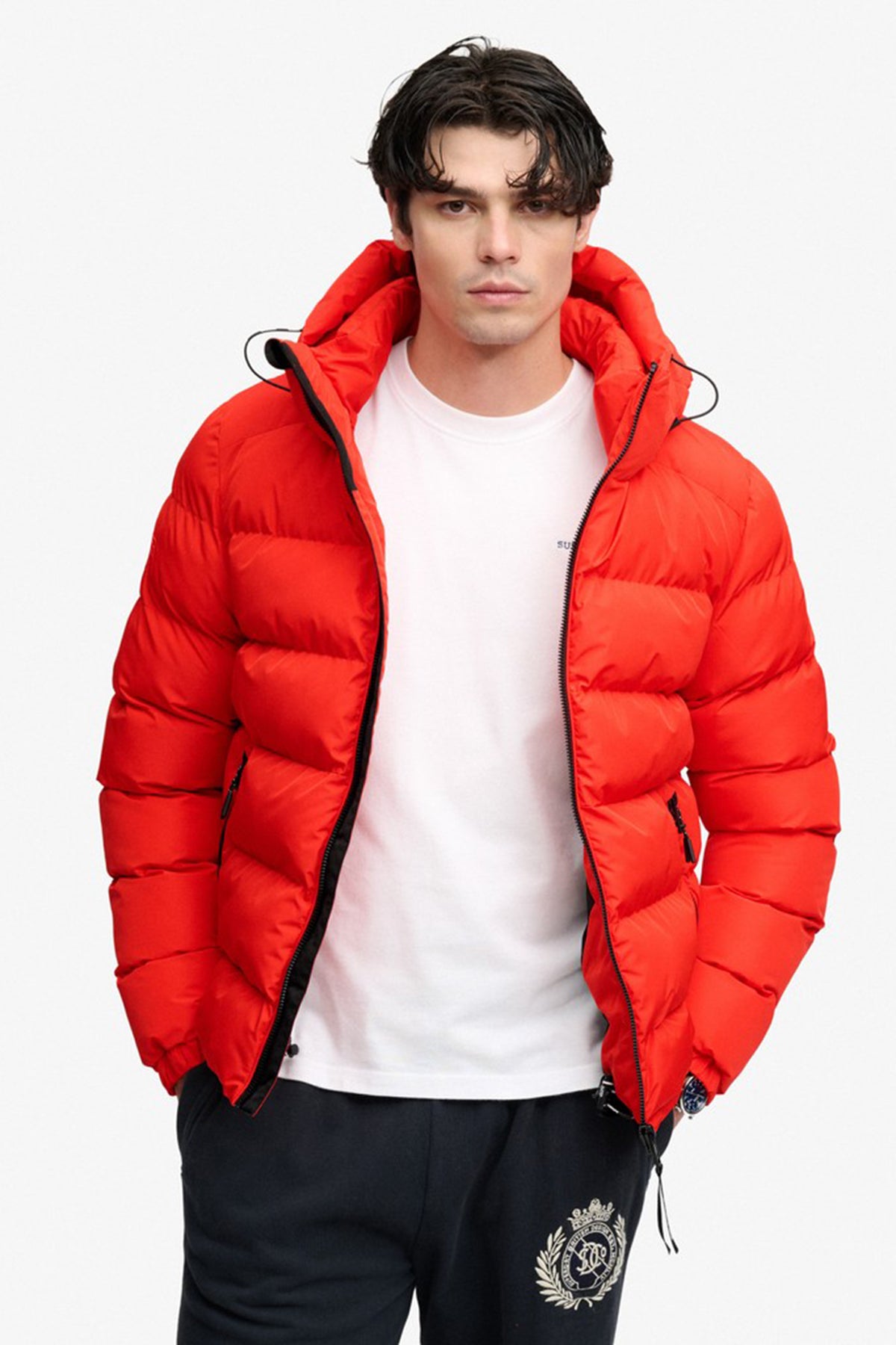 Puffer jakke med hætte og vandafvisende finish