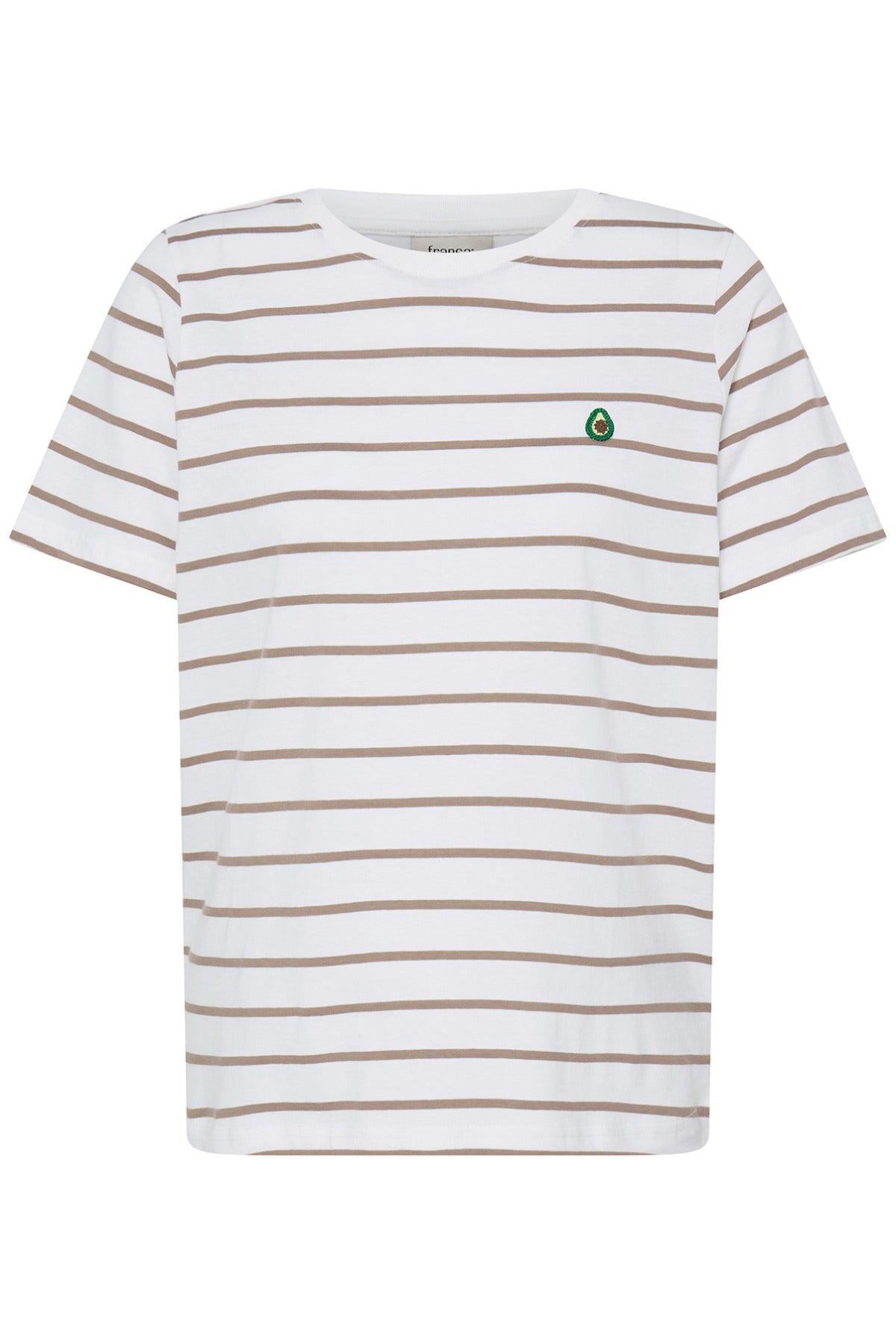 Hvid t-shirt med brune striber og lille grønt avocadobroderi på brystet.