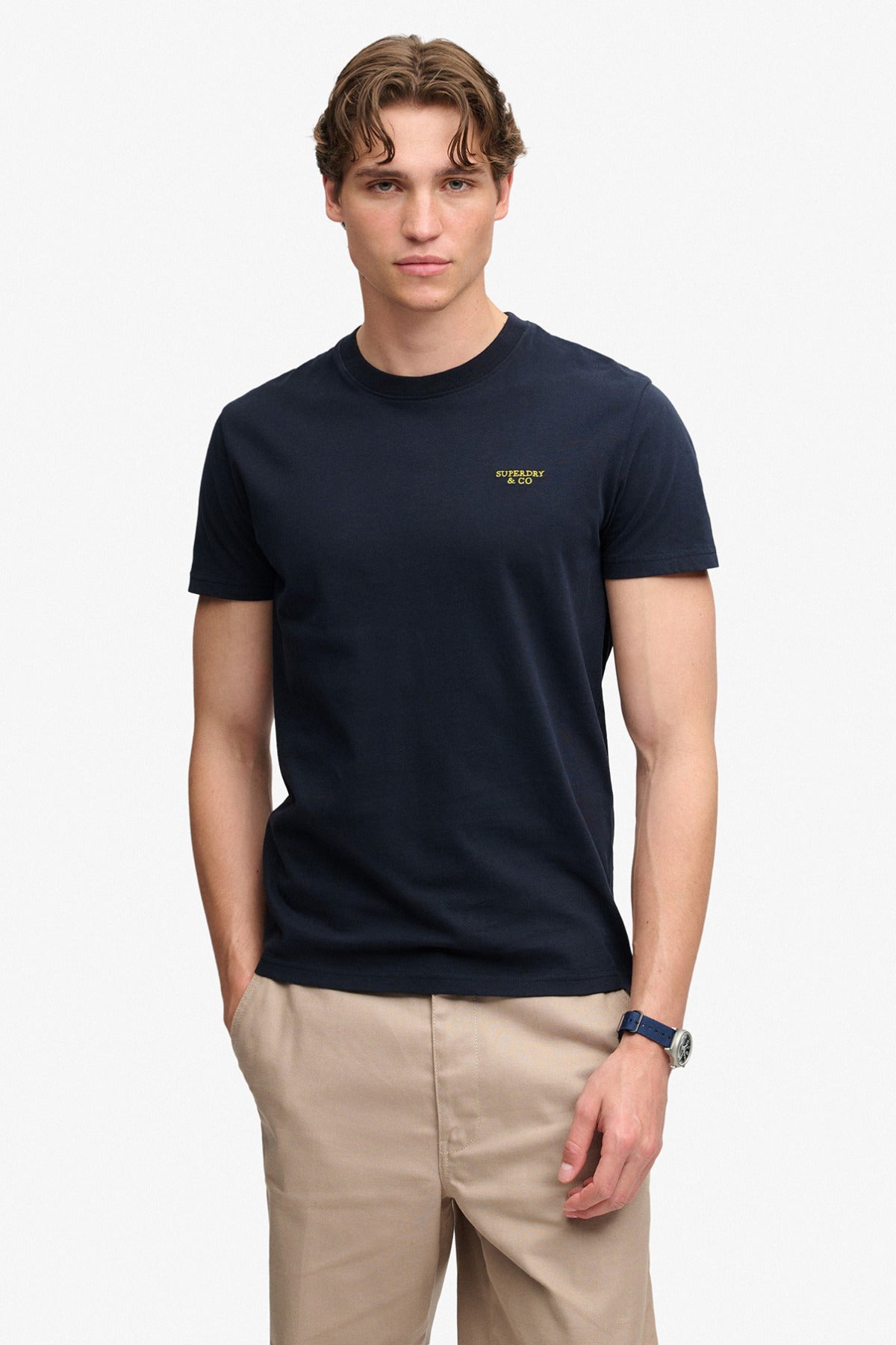 ESSENTIAL STACKED LOGO - Kortærmet basis t-shirt med broderet logo