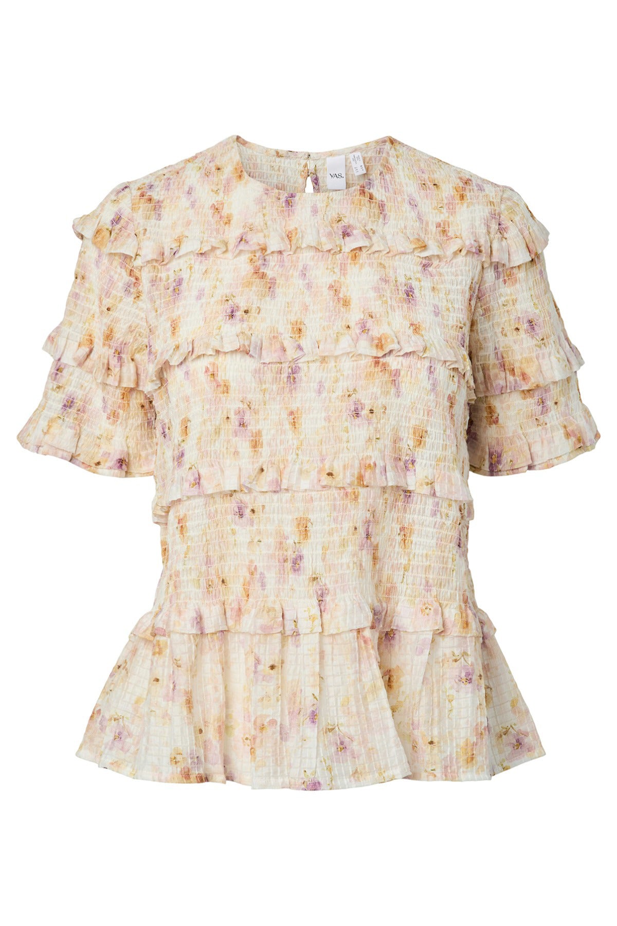 Hvid chiffonbluse med blomsterprint og flæsedetaljer på korte ærmer og bund.