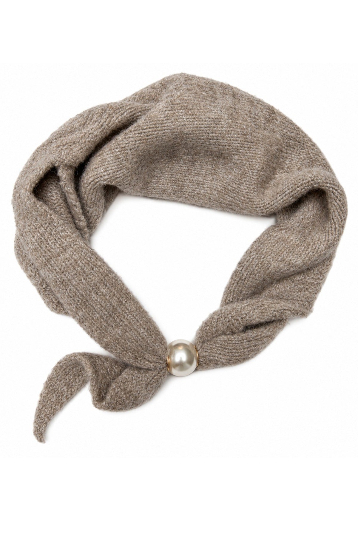 Strikket tørklæde med perledetalje