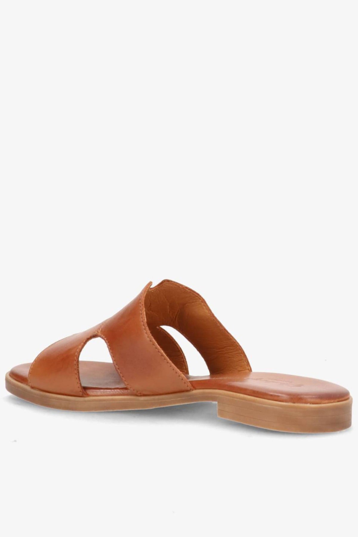 Slip-in sandaler i brun læder med åbne tæer og bred rem over foden.