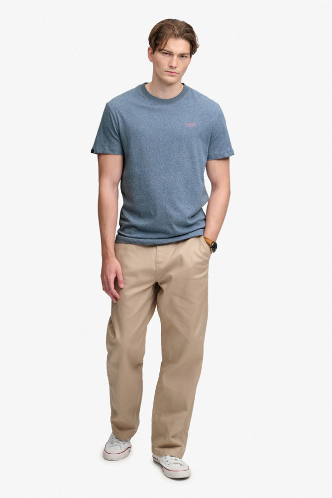 ESSENTIAL STACKED LOGO - Kortærmet basis t-shirt med broderet logo