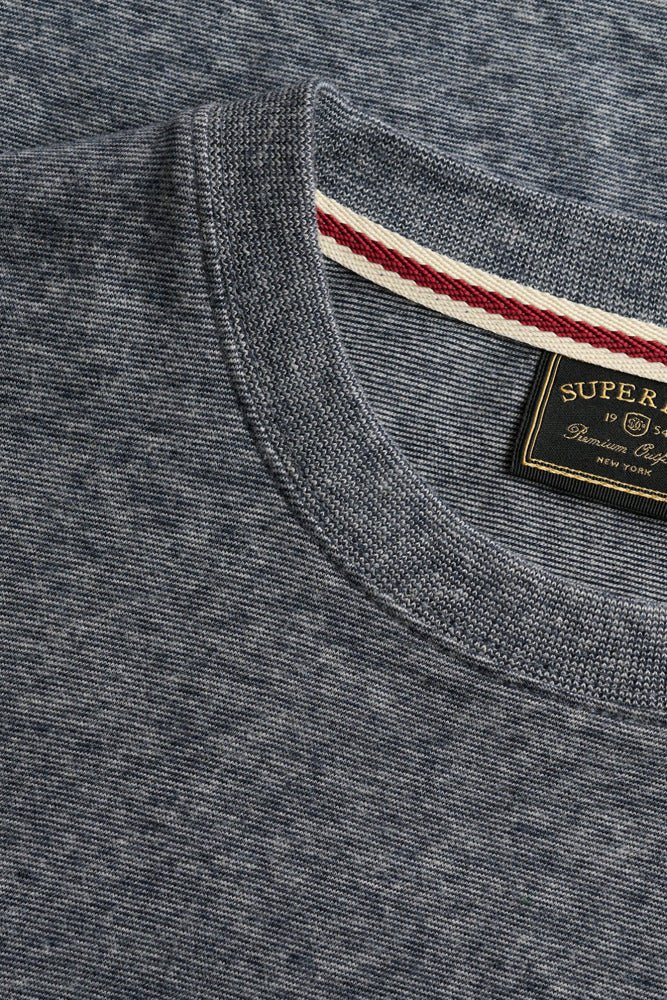 ESSENTIAL STACKED LOGO - Kortærmet basis t-shirt med broderet logo