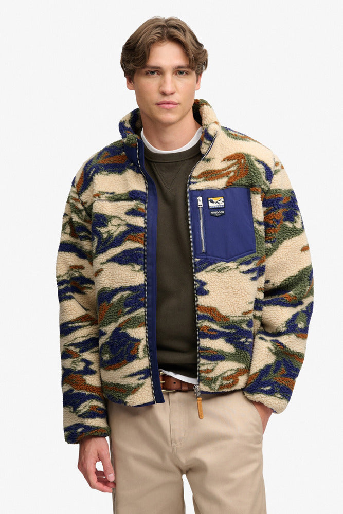 Teddy fleece med camo mønster og lynlås