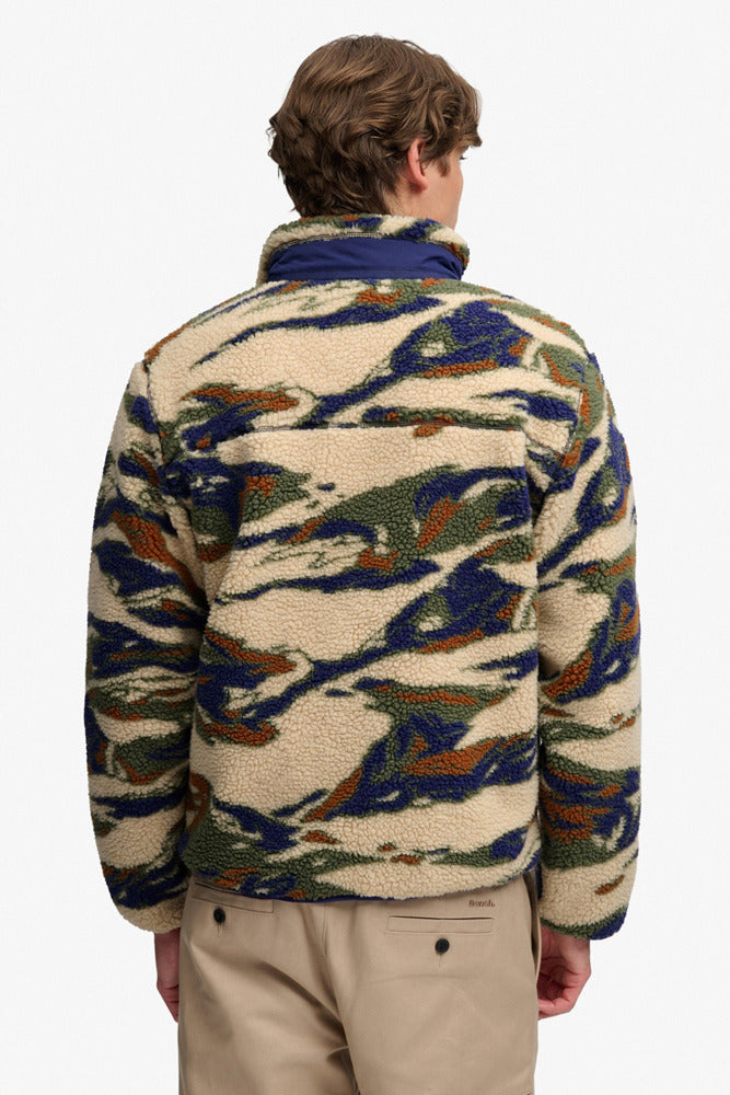 Teddy fleece med camo mønster og lynlås