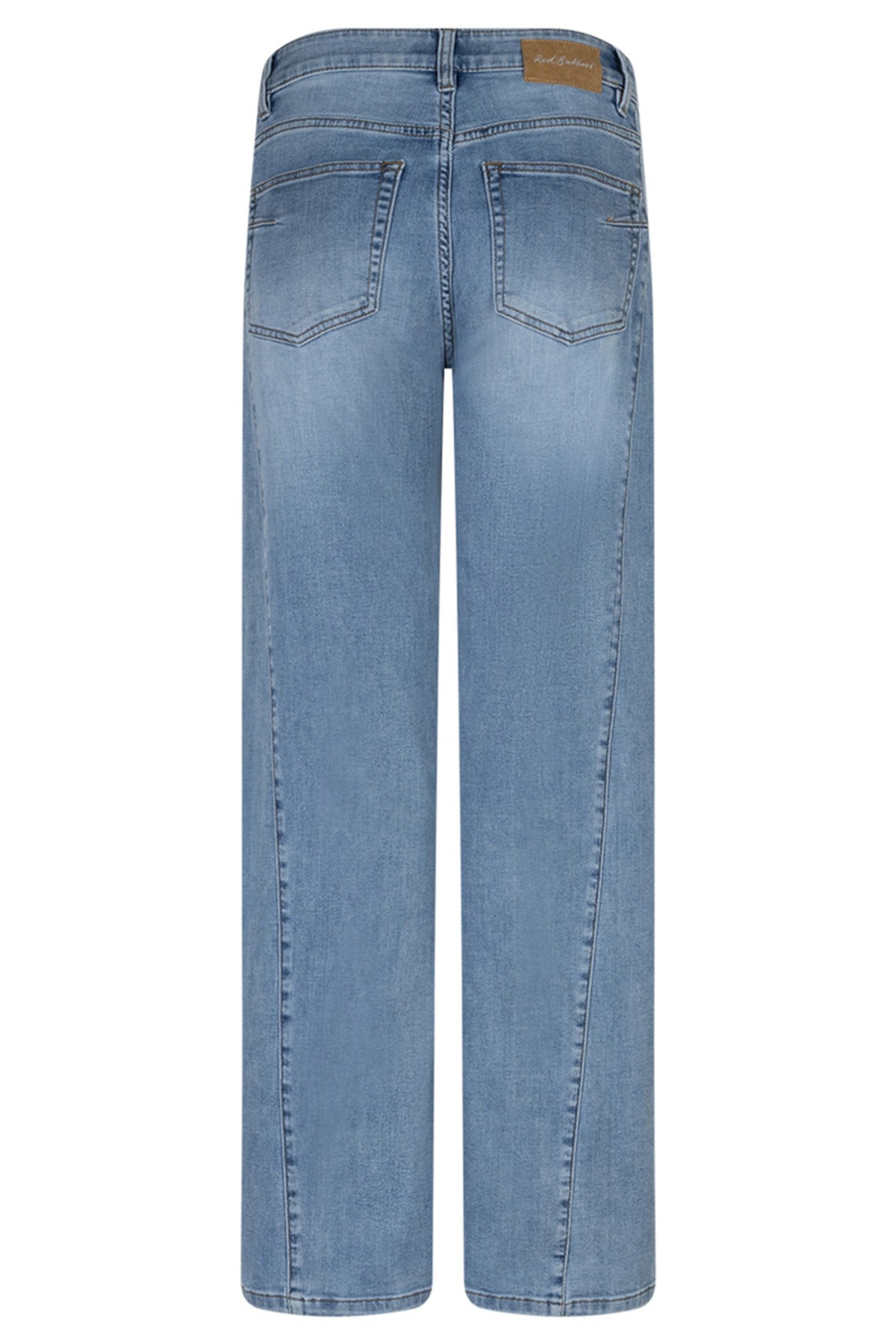 Lyseblå strækbare jeans med brede ben og skrå søm, baglommer og læderdetalje ved livremmen.